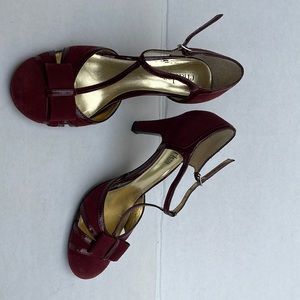 Charles by Charles David size 5 1/2 burgundy Mary Jane style heel